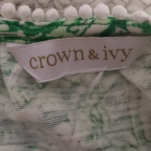 crown & ivy White and Green Paisley Shift Dress - Picture 2 of 6
